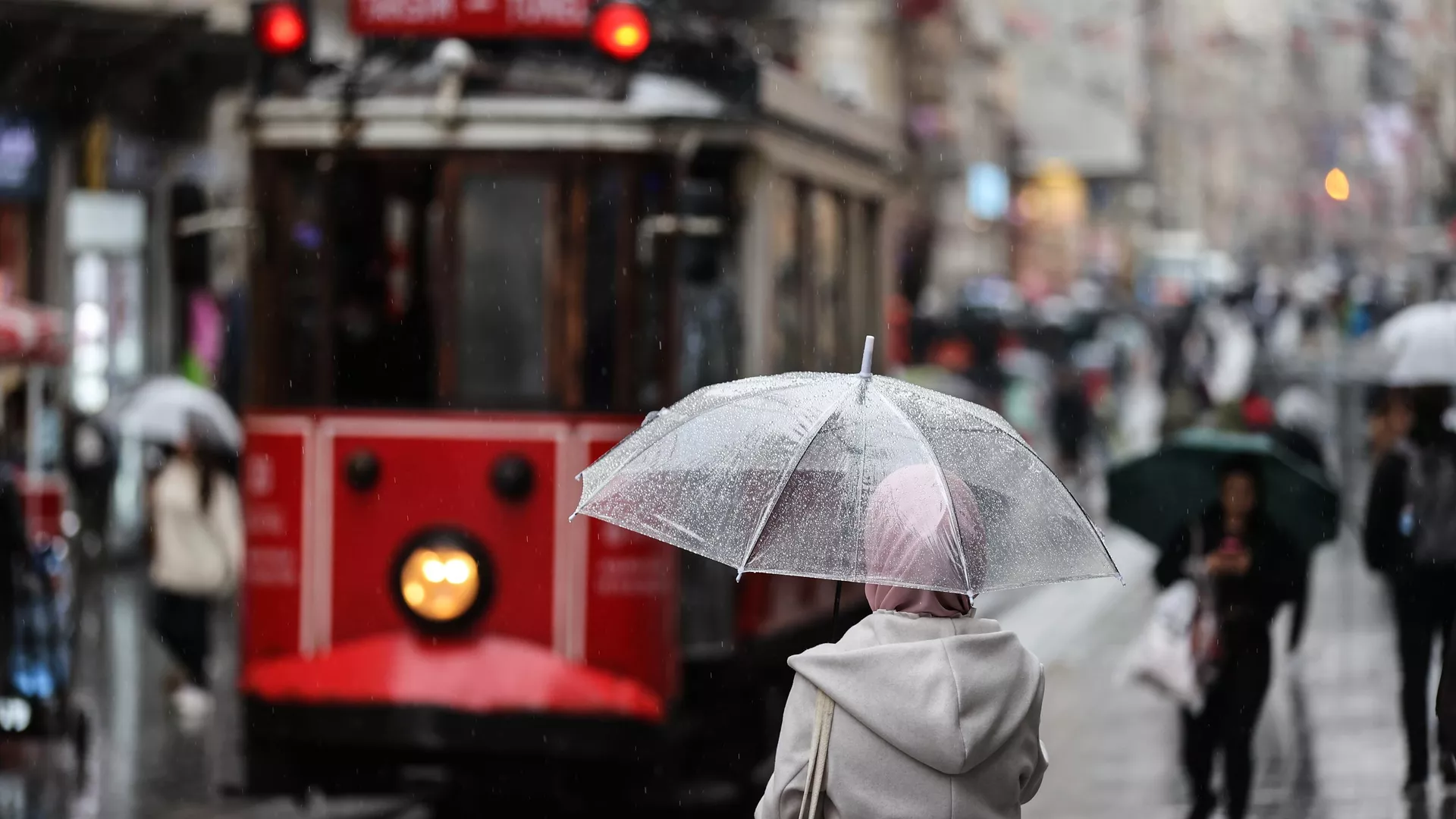 İstanbul’da Şiddetli Yağmur – Meteoroloji’den Sel Uyarısı